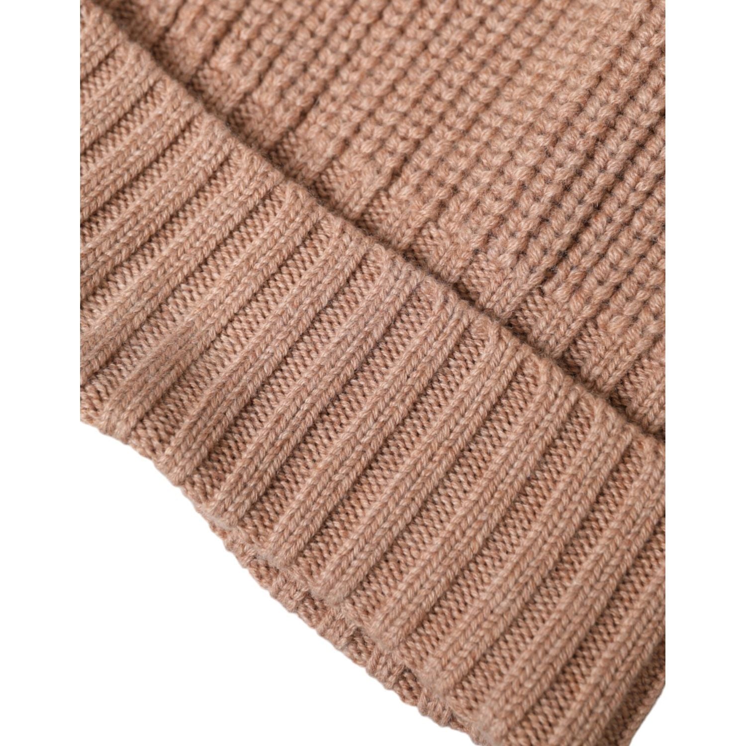 قبعة شتوية من الفرو المحبوك باللون البني من دولتشي آند غابانا