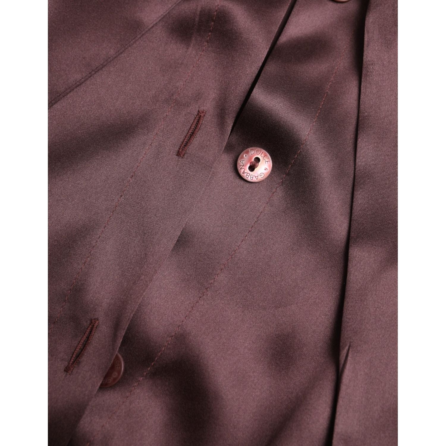 بلوزة دولتشي آند غابانا ذات الياقة أسكوت ذات الأكمام الطويلة باللون البني