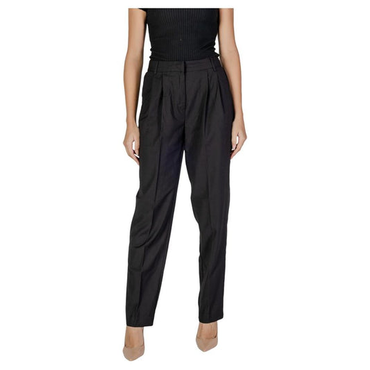 Women's black polyester jeans and pants by Vila Clothes, fall/winter collection, featuring 73% polyester and modern design.