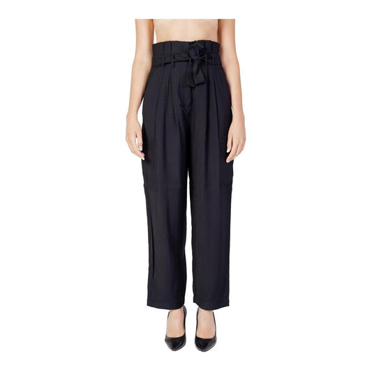 Vila Clothes black viscose women's regular pants for fall/winter, composed of 93% viscose and 7% polyester.