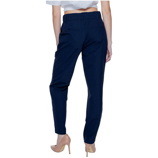 Street One blue women's cigarette pants, made with polyamide and elastane, perfect for spring and summer fashion.