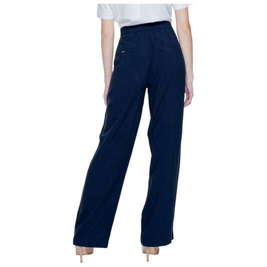 Model wearing Street One blue viscose palazzo pants, women's spring/summer collection, made from 100% viscose.