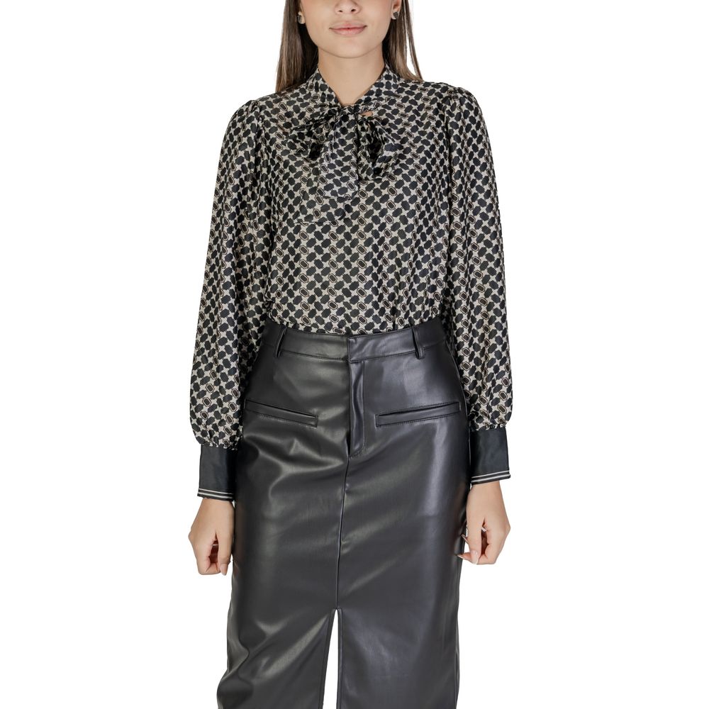 Woman wearing Only Black Recycled Polyester Shirt, part of the Women's Shirts and Blushes Fall/Winter collection.