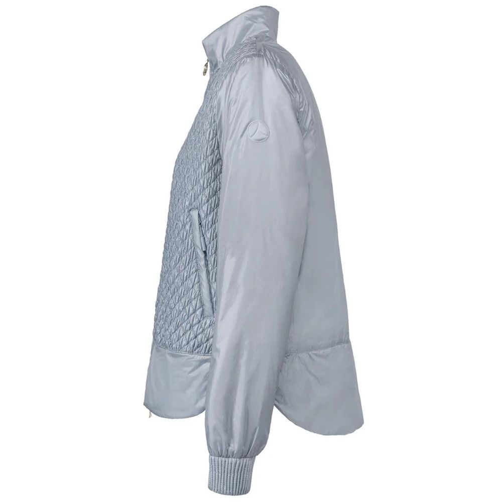 Front view with bag zipped and handles upright.