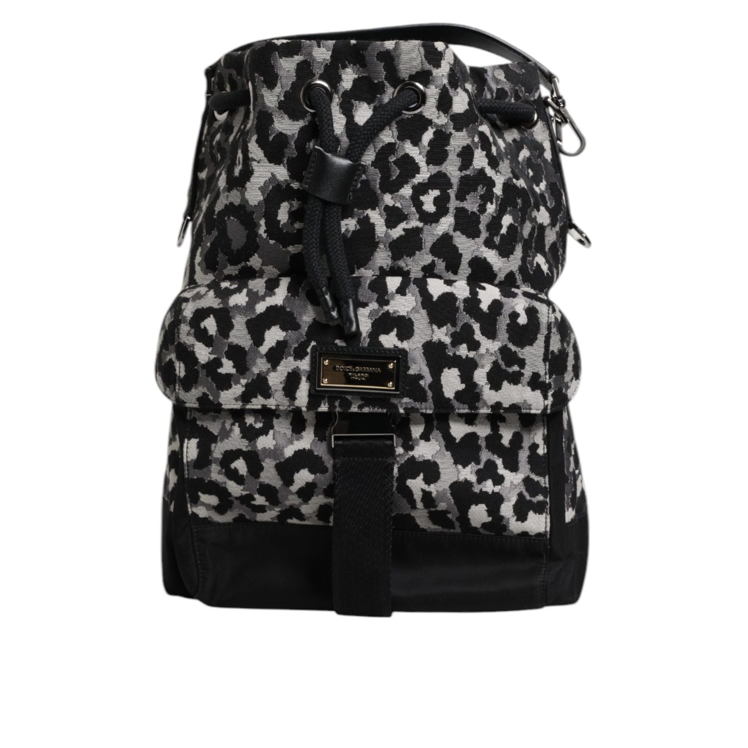Front view with bag zipped and handles upright.