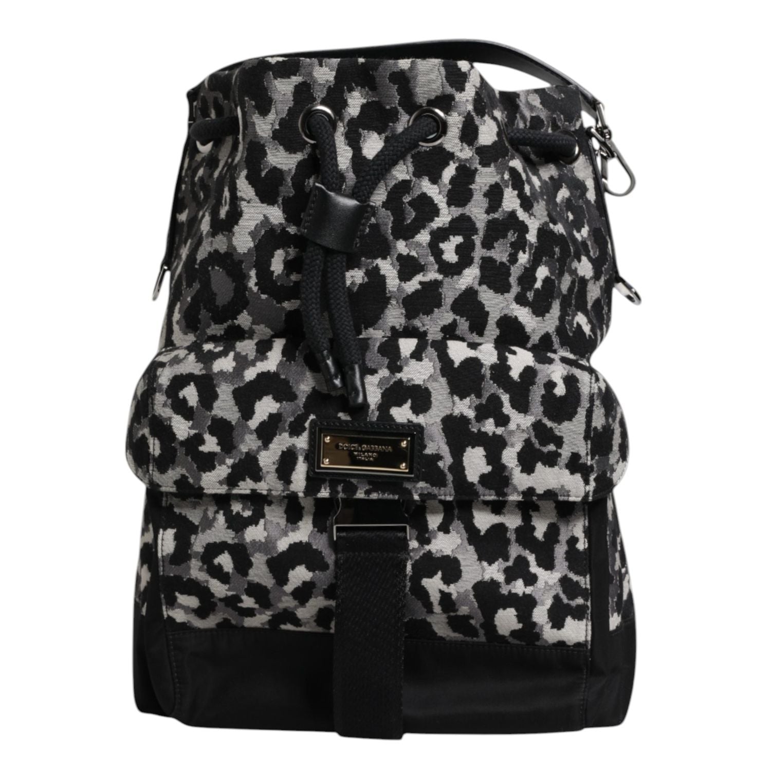 Front view with bag zipped and handles upright.