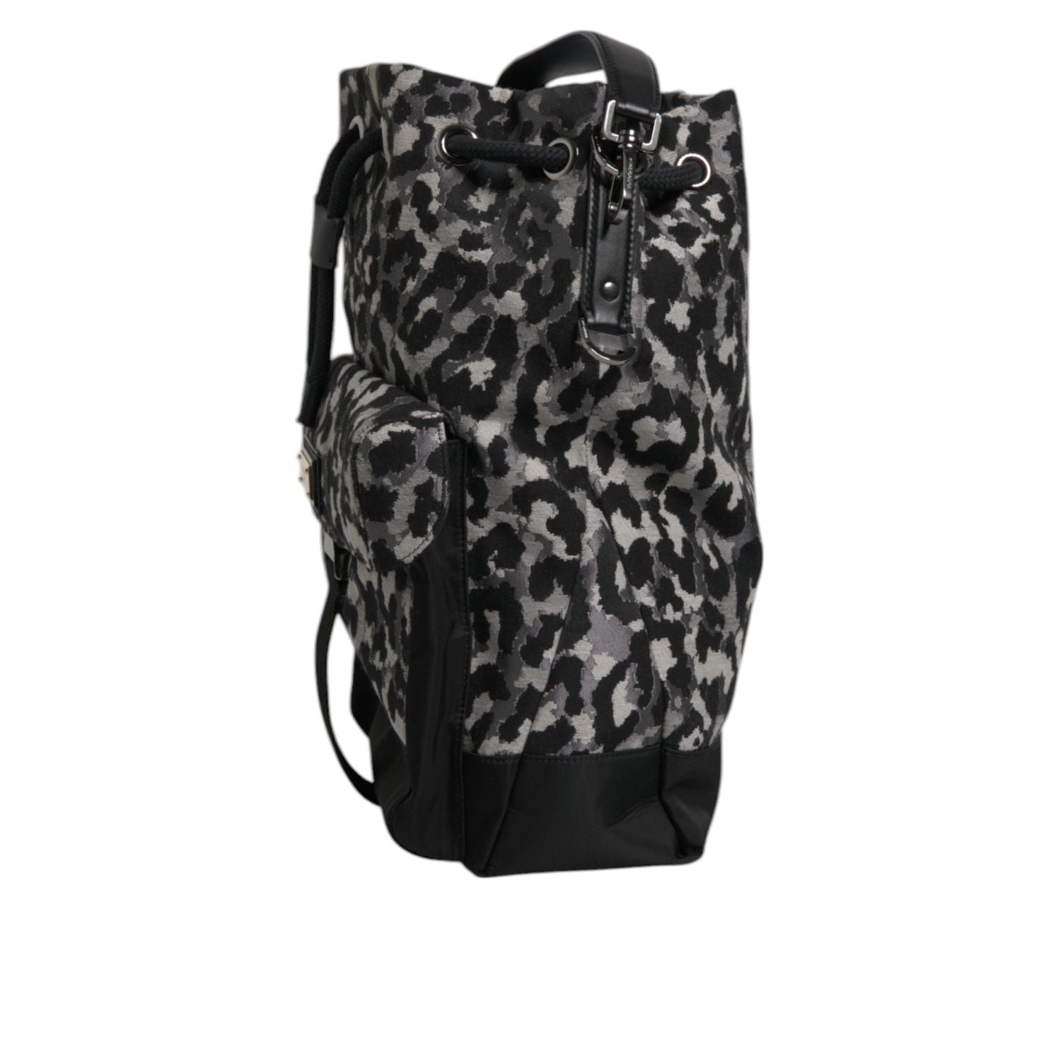 Front view with bag zipped and handles upright.