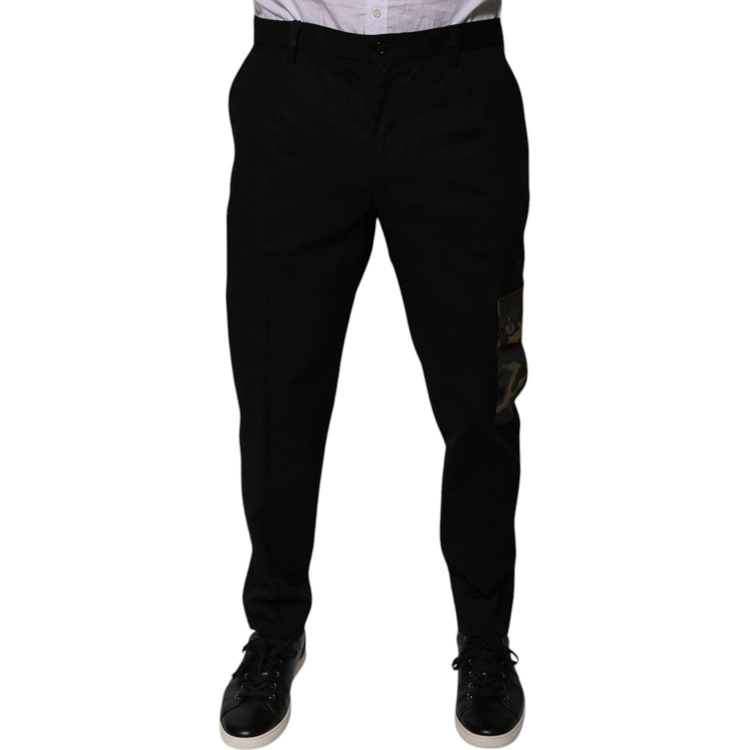 Front view with bag zipped and handles upright.