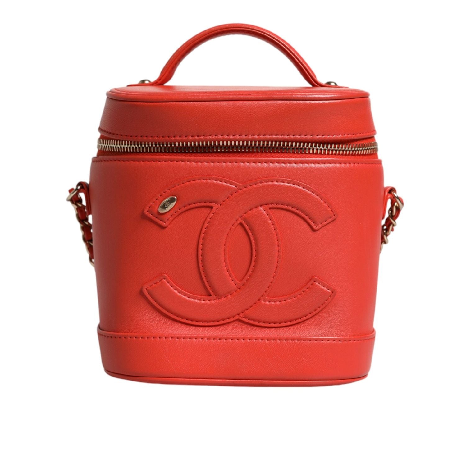 Front view with bag zipped and handles upright.