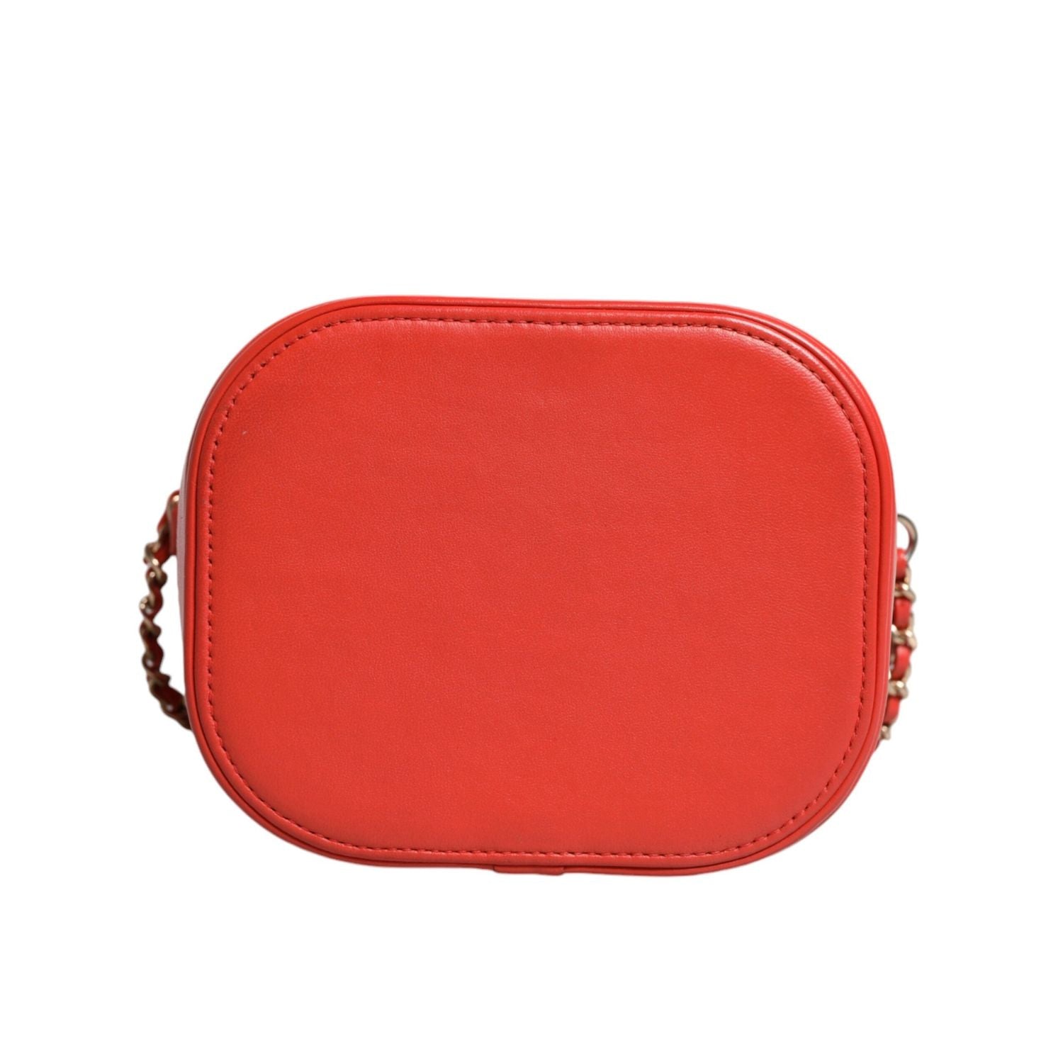 Front view with bag zipped and handles upright.