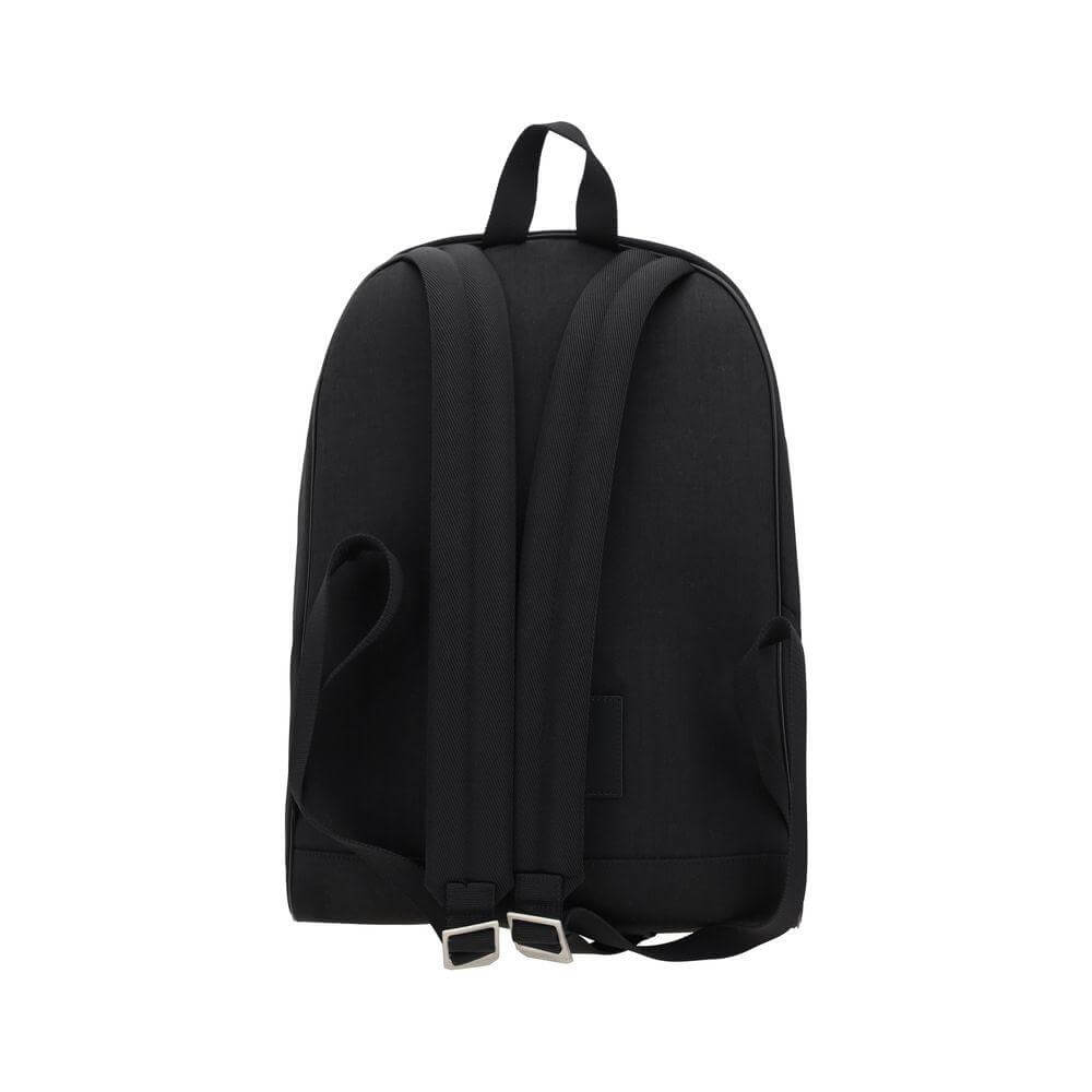 Front view with bag zipped and handles upright.