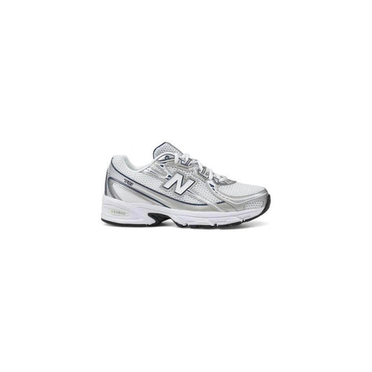 New Balance blue artificial leather sneaker, eco-friendly and ergonomic design, ideal for everyday wear and sports activities.