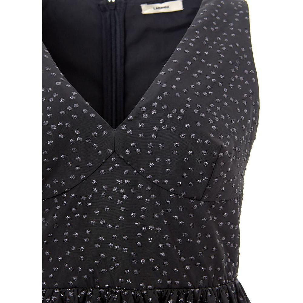 优雅黑色聚乙烯连衣裙