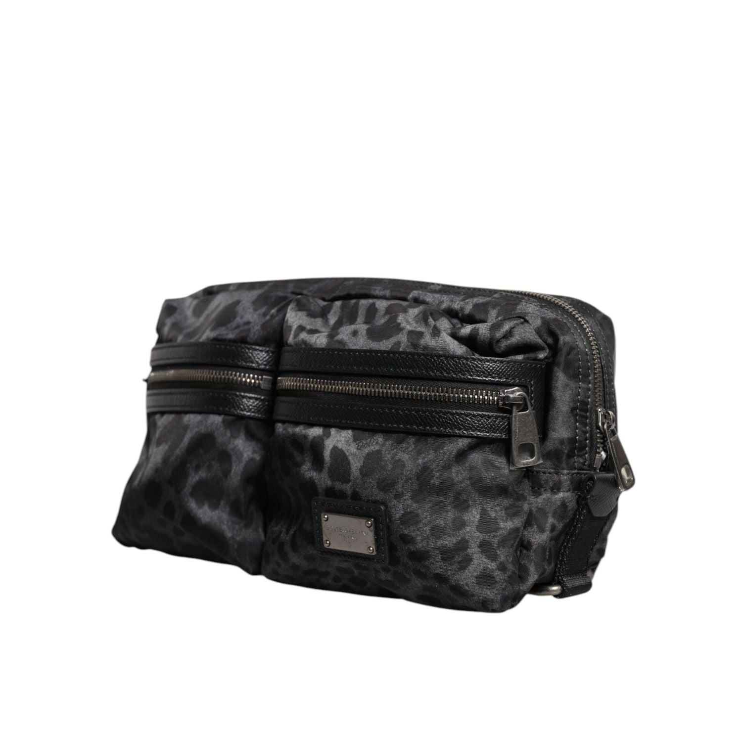 Front view with bag zipped and handles upright.