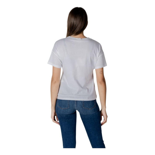 Back view of model wearing Liu Jo white cotton short-sleeved t-shirt, women's fashion collection, 100% cotton.