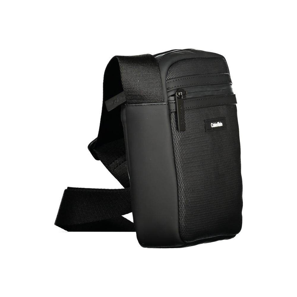 Front view with bag zipped and handles upright.