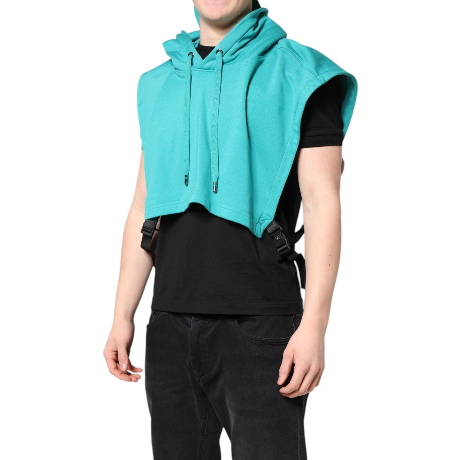 Front view with bag zipped and handles upright.