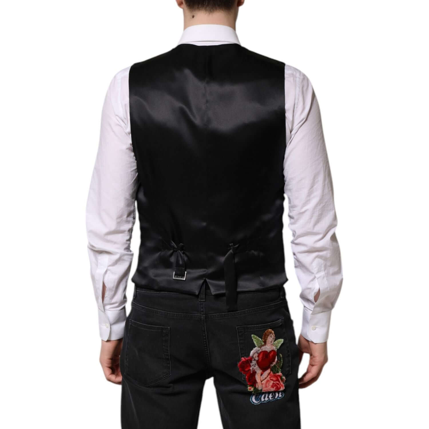 Front view with bag zipped and handles upright.
