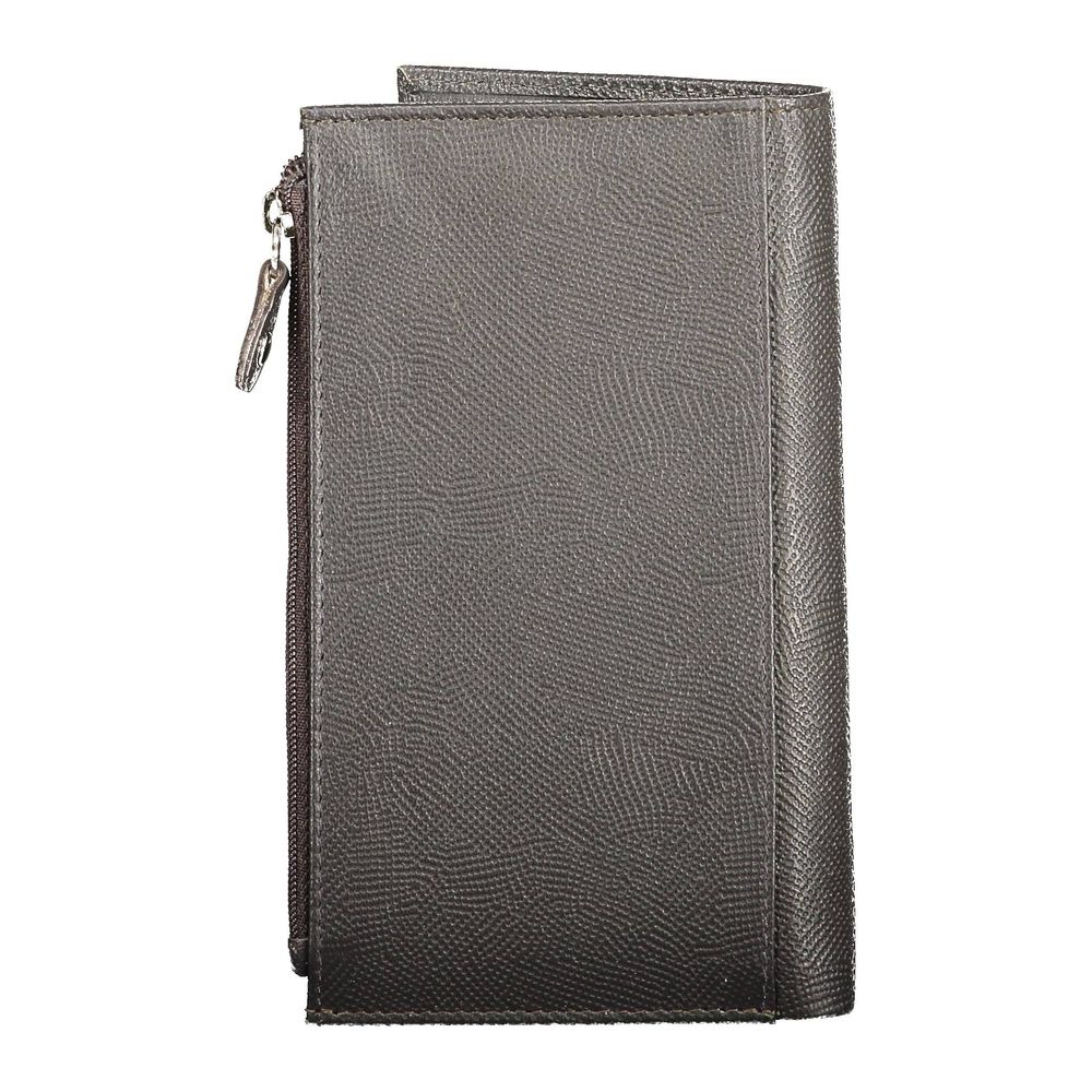 Front view with bag zipped and handles upright.