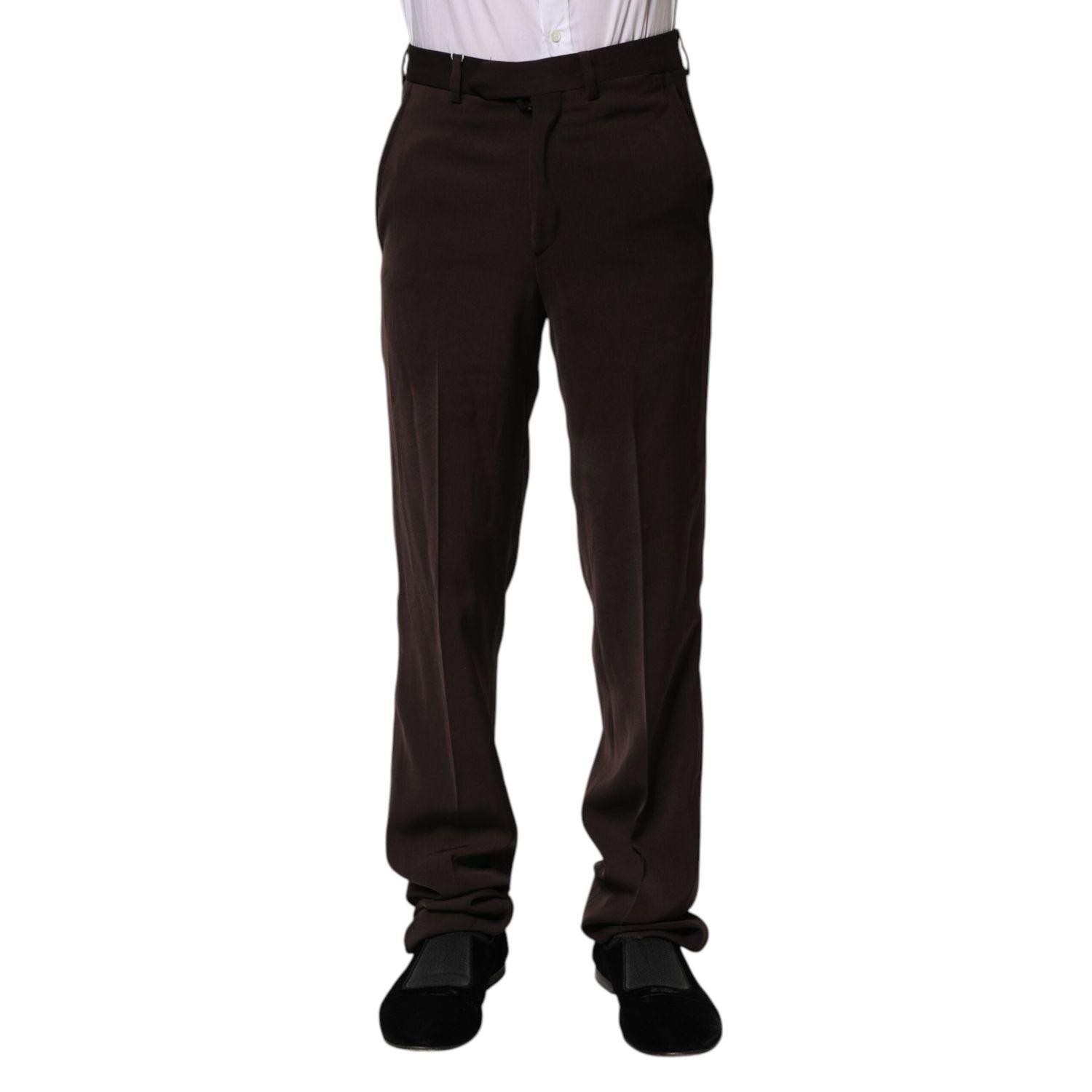 Front view with bag zipped and handles upright.