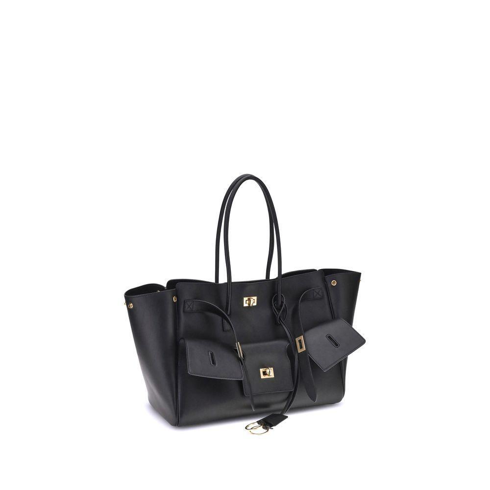 Front view with bag zipped and handles upright.