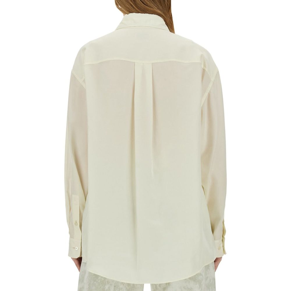 Front view with bag zipped and handles upright.