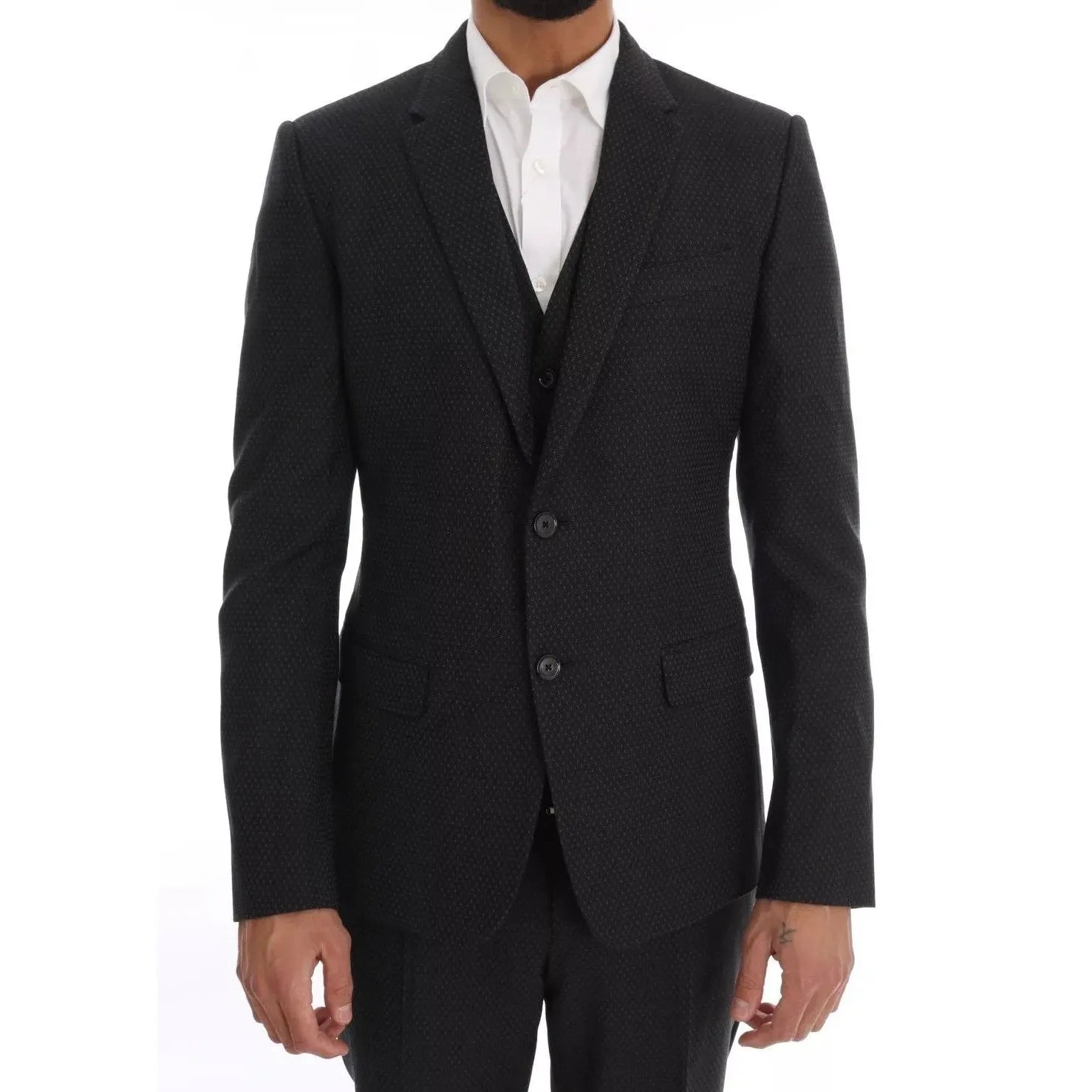 Front view with bag zipped and handles upright.
