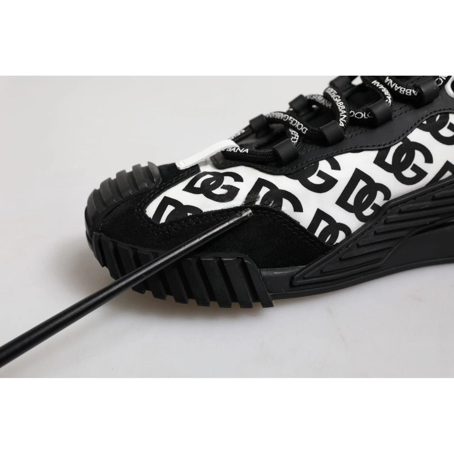Dolce & Gabbana Black Logo Lace Up Low Top NS1 Sneakers