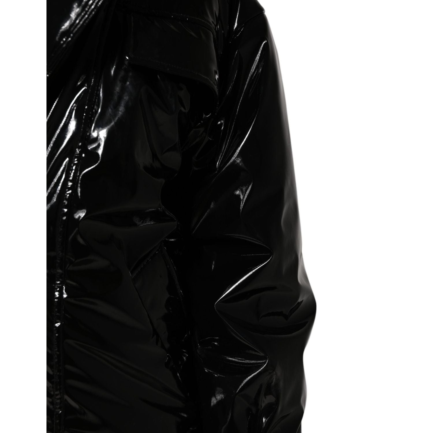 Front view with bag zipped and handles upright.