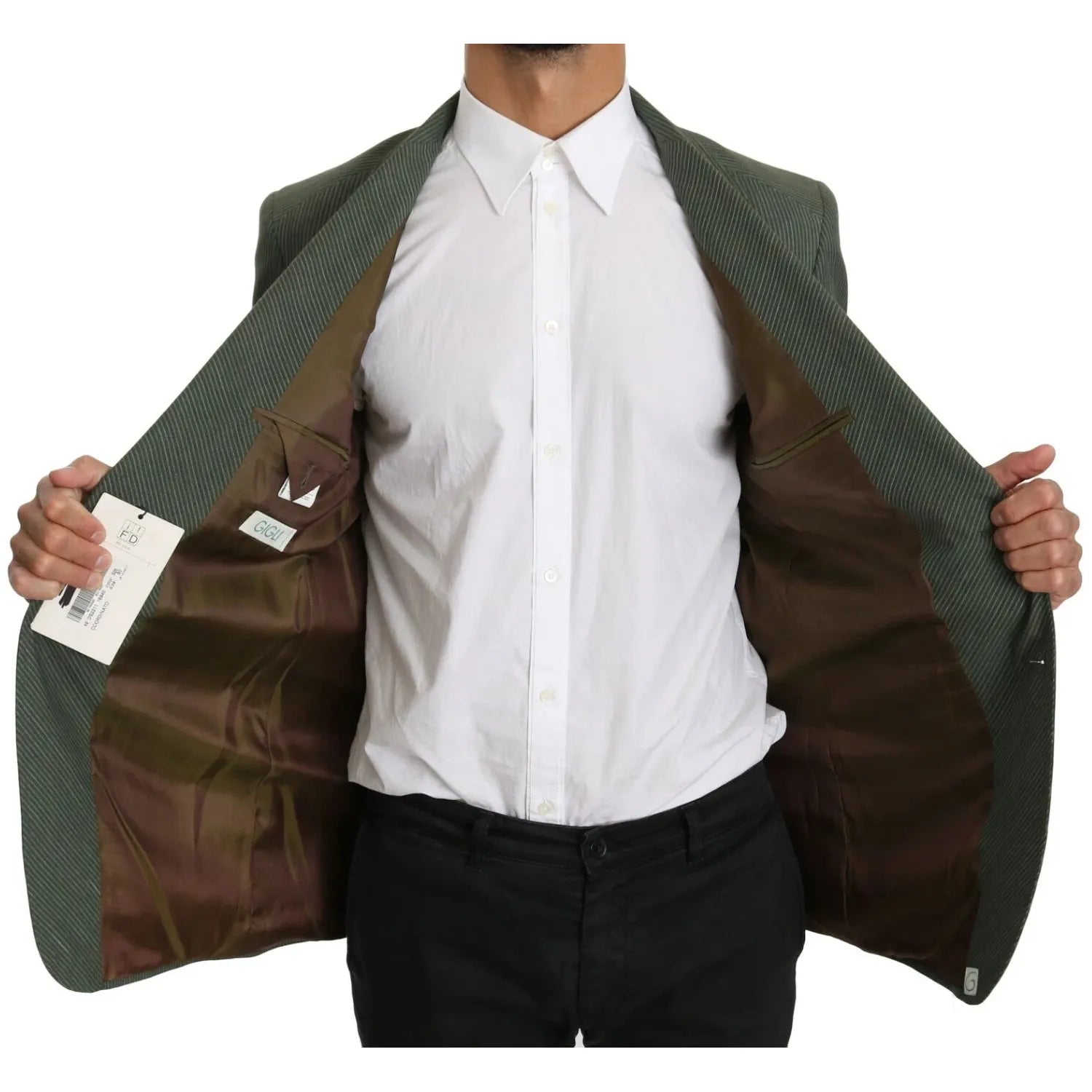 Front view with bag zipped and handles upright.