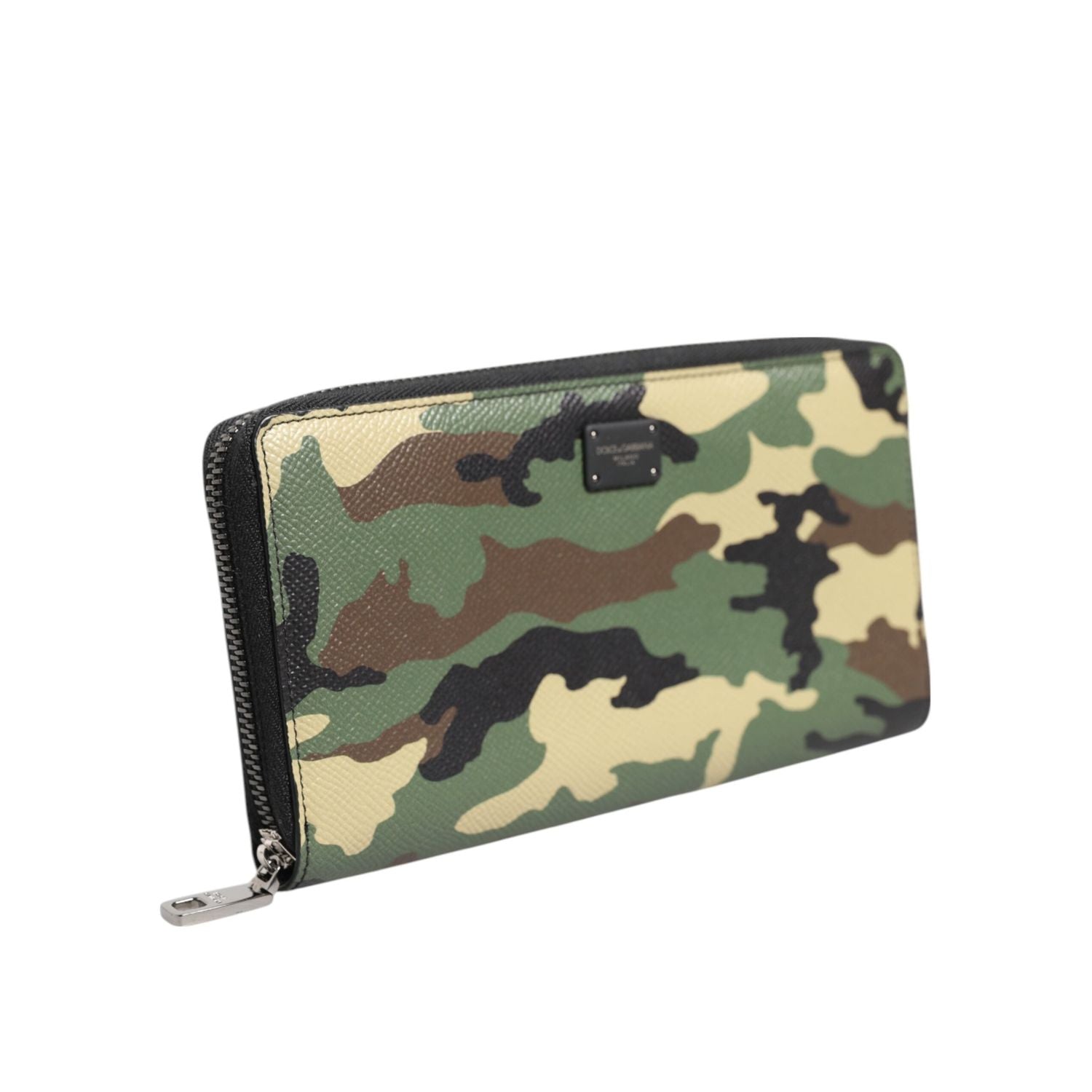 Front view with bag zipped and handles upright.