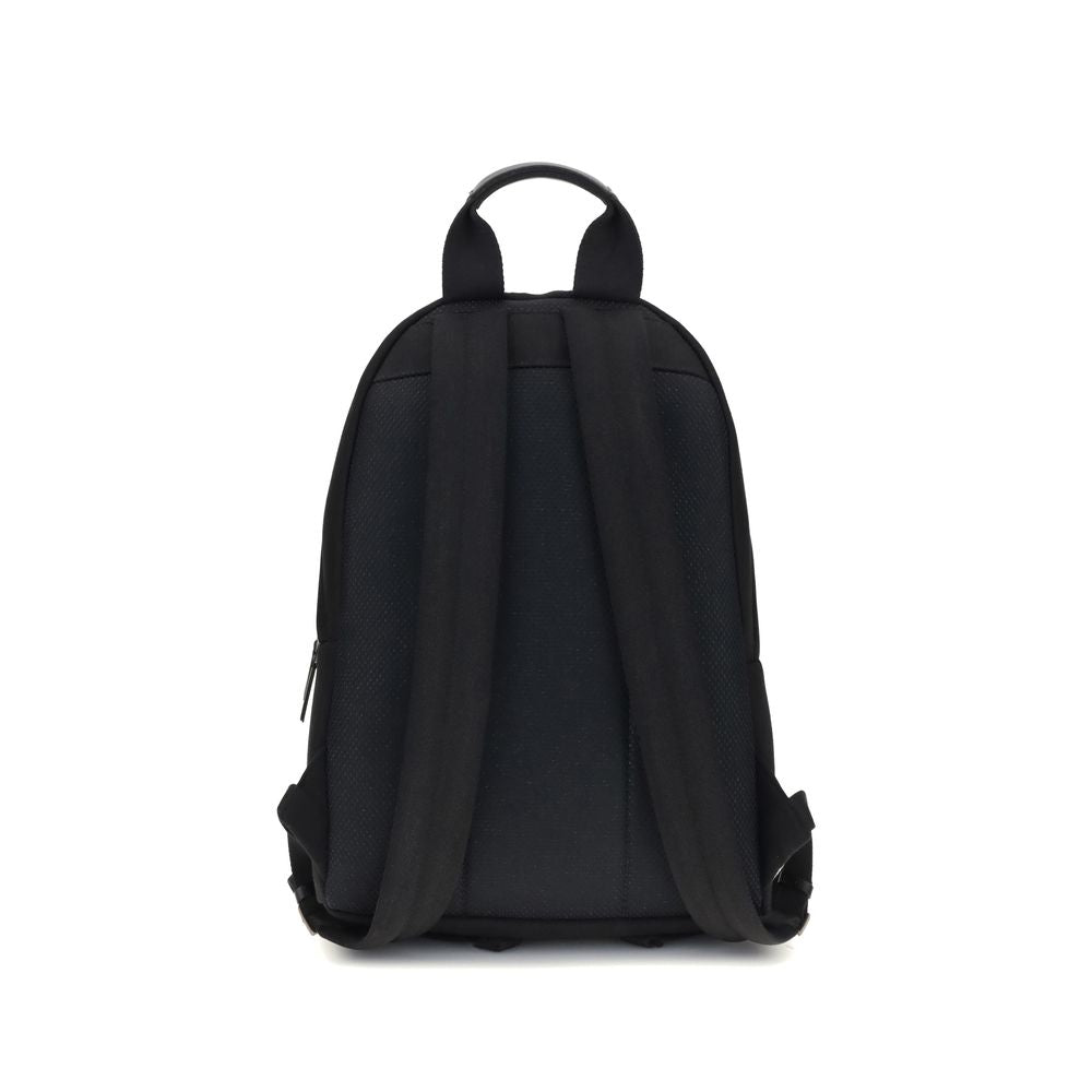 Front view with bag zipped and handles upright.