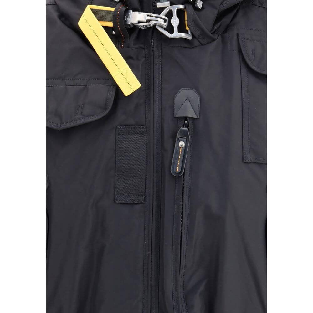 Front view with bag zipped and handles upright.