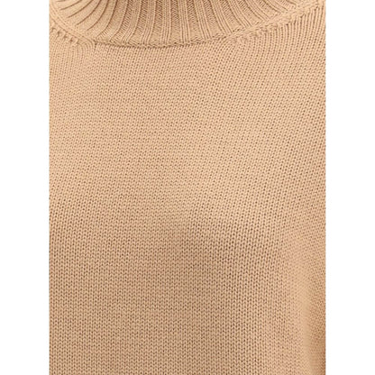 Fabiana Filippi Beige Fleece Wool Sweatshirt, ribbed turtleneck sweater with refined ribbed hem and cuffs for a comfortable fit.