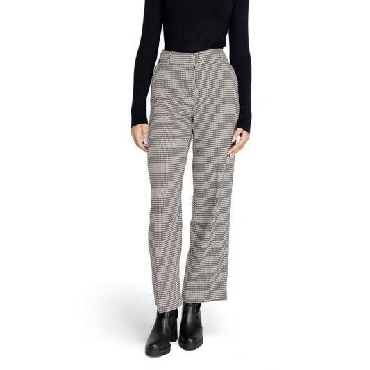 Women's Only Black Polyester Pant for fall/winter, made of 64% polyester, 34% viscose, 2% elastane.