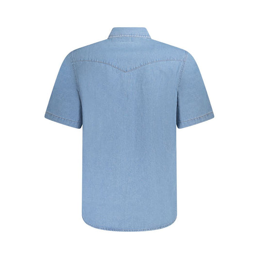 Back view of Wrangler light blue cotton men's shirt with short sleeves and Western design.
